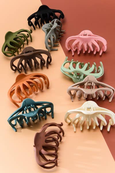 OVER SIZED SLICKED BACK HAIR CLAW CLIPS | 40H429